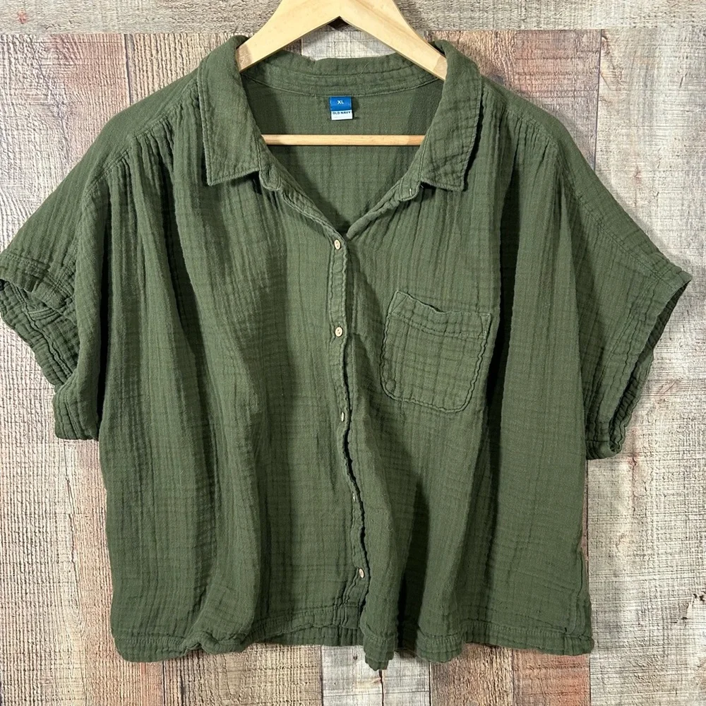 Old Navy XL Olive Green Gauze Button Boxy Cropped Shirt Normcore - Picture 1 of 5